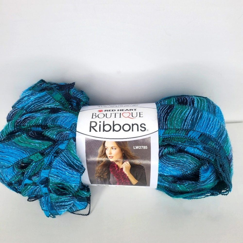 Red Heart Boutique Ribbons 1944 Laguna 3.5oz 42 Yds Metallic Blue &‎ Green Skein